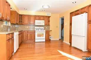 39-02 Jasper Rd, Fair Lawn, NJ 07410 - Photo 7