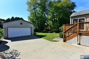 39-02 Jasper Rd, Fair Lawn, NJ 07410 - Photo 27