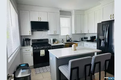 248 Prospect Avenue 2nd Floor #2nd floor, Bayonne, NJ 07002 - Photo 3