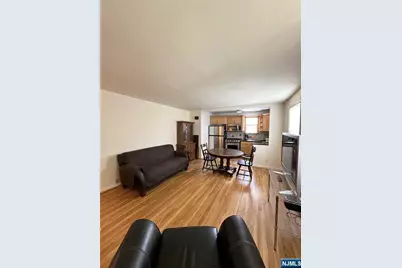 32B Elmwood Court B #B, Elmwood Park, NJ 07407 - Photo 5