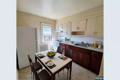 140 Van Houten Avenue 8B #8B, Passaic, NJ 07055 - Photo 3