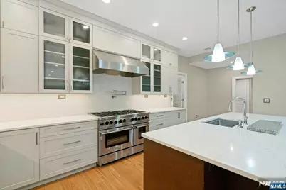 21 Crescent Avenue, Mahwah, NJ 07430 - Photo 9