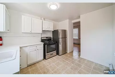 334 Broad Avenue, Ridgefield, NJ 07657 - Photo 17
