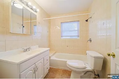 334 Broad Avenue 2nd Fl #2nd Fl, Ridgefield, NJ 07657 - Photo 11