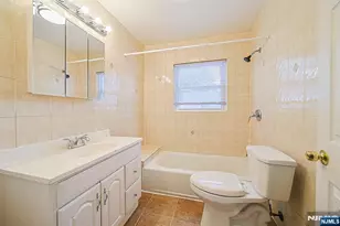 334 Broad Ave 2nd Fl, Ridgefield, NJ 07657 - Photo 11
