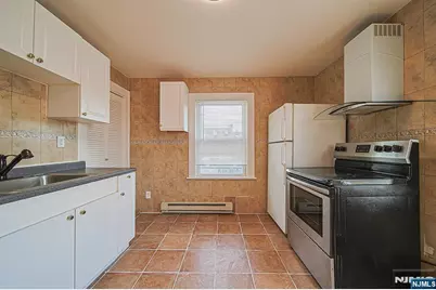 334 Broad Avenue 2nd Fl #2nd Fl, Ridgefield, NJ 07657 - Photo 15