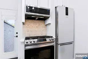595 Jersey Ave 1, Jersey City, NJ 07302 - Photo 23