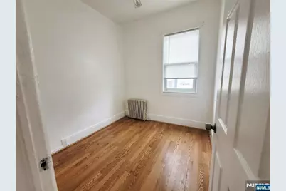 205 Seaview Avenue, Jersey City, NJ 07305 - Photo 3
