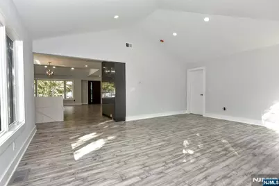 38-28 Brookside Avenue, Fair Lawn, NJ 07410 - Photo 15