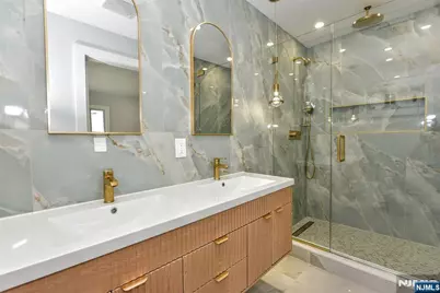 38-28 Brookside Avenue, Fair Lawn, NJ 07410 - Photo 21