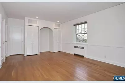 185 E Palisade Avenue A2A #A2A, Englewood, NJ 07631 - Photo 17