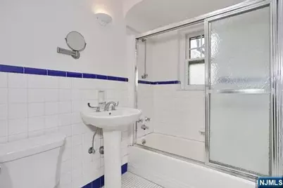185 E Palisade Avenue A2A #A2A, Englewood, NJ 07631 - Photo 19