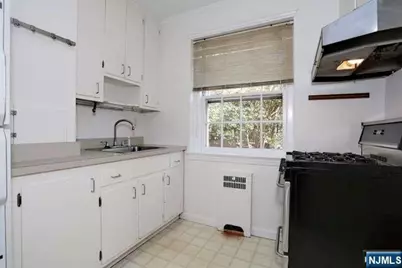 185 E Palisade Avenue A2A #A2A, Englewood, NJ 07631 - Photo 13