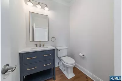 402 Kingston Court, West New York, NJ 07093 - Photo 13