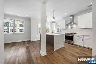 402 Kingston Ct, West New York, NJ 07093 - Photo 7
