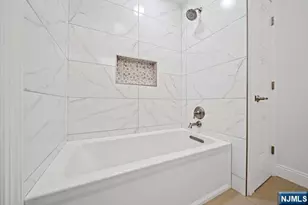 402 Kingston Ct, West New York, NJ 07093 - Photo 29