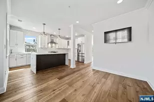 402 Kingston Ct, West New York, NJ 07093 - Photo 9