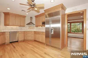8 Le Roy Pl, Park Ridge, NJ 07656 - Photo 15