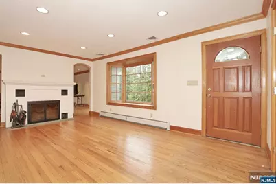 8 Le Roy Place, Park Ridge, NJ 07656 - Photo 7