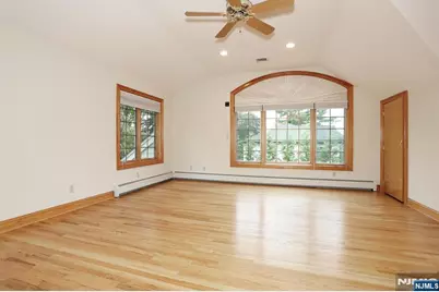 8 Le Roy Place, Park Ridge, NJ 07656 - Photo 29