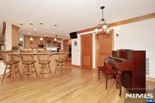 8 Le Roy Pl, Park Ridge, NJ 07656 - Photo 17