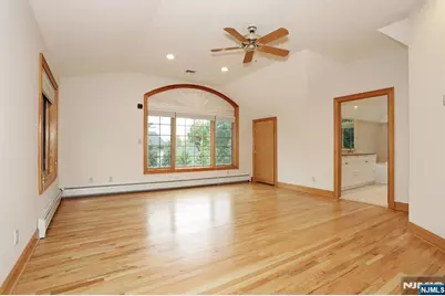 8 Le Roy Place, Park Ridge, NJ 07656 - Photo 27