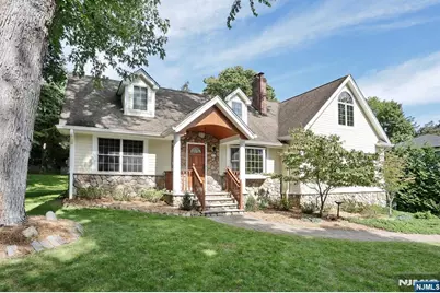 8 Le Roy Place, Park Ridge, NJ 07656 - Photo 3