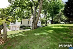 8 Le Roy Pl, Park Ridge, NJ 07656 - Photo 5