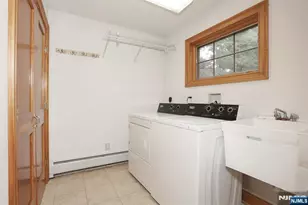 8 Le Roy Pl, Park Ridge, NJ 07656 - Photo 21