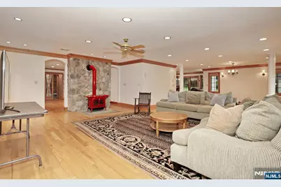 8 Le Roy Place, Park Ridge, NJ 07656 - Photo 23