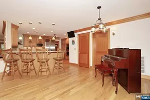 8 Le Roy Pl, Park Ridge, NJ 07656 - Photo 17