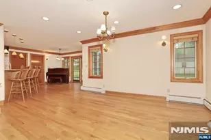 8 Le Roy Pl, Park Ridge, NJ 07656 - Photo 19