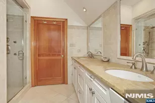 8 Le Roy Pl, Park Ridge, NJ 07656 - Photo 31