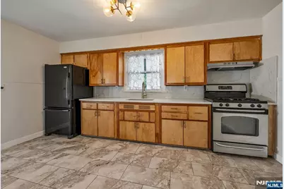 122 Westview Avenue, Paramus, NJ 07652 - Photo 5