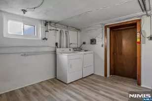 122 Westview Ave, Paramus, NJ 07652 - Photo 11