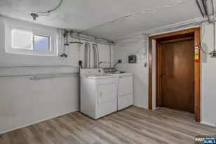 122 Westview Ave, Paramus, NJ 07652 - Photo 11