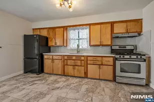 122 Westview Ave, Paramus, NJ 07652 - Photo 5