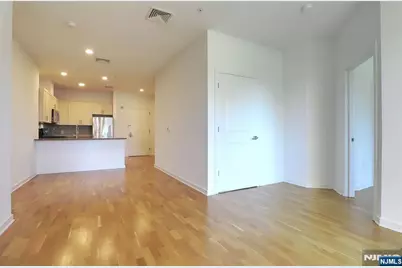 2050 Central Road 203 #203, Fort Lee, NJ 07024 - Photo 9