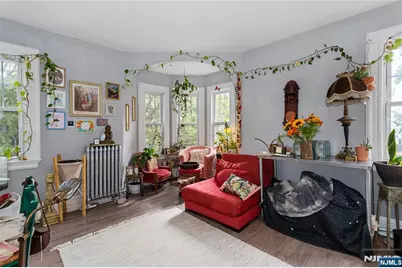 298 Carmita Avenue 2nd Floor #2nd floor, Rutherford, NJ 07070 - Photo 3