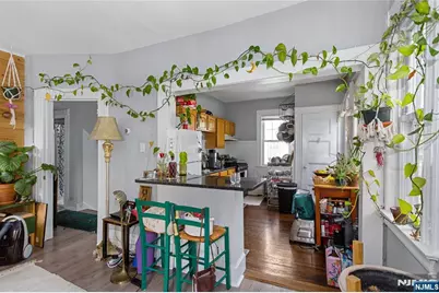 298 Carmita Avenue 2nd Floor #2nd floor, Rutherford, NJ 07070 - Photo 7