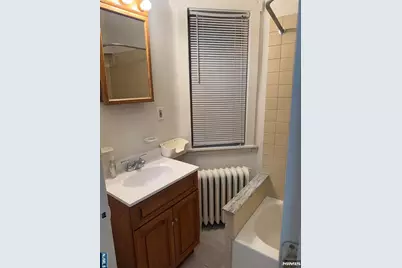 100 S Washington Avenue 1 #1, Bergenfield, NJ 07621 - Photo 3