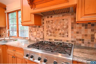 1033 Harvard Place, Fort Lee, NJ 07024 - Photo 11
