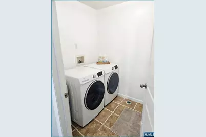 20 Kinney Street, Newark, NJ 07102 - Photo 9