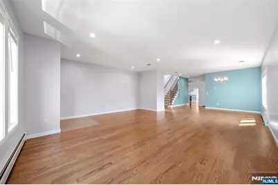 506 Westview Avenue, Cliffside Park, NJ 07010 - Photo 5
