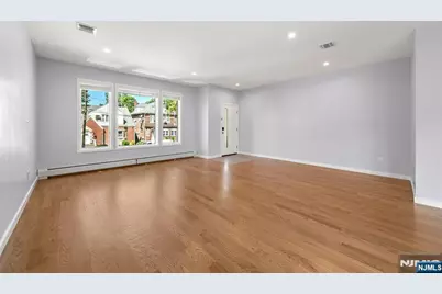 506 Westview Avenue, Cliffside Park, NJ 07010 - Photo 3