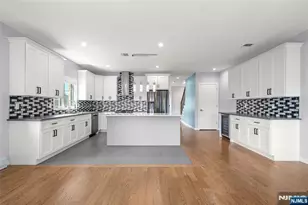 506 Westview Ave, Cliffside Park, NJ 07010 - Photo 11