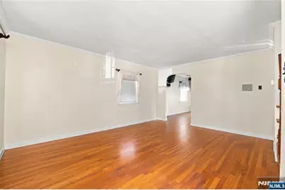 18 Memphis Avenue, Belleville, NJ 07109 - Photo 9