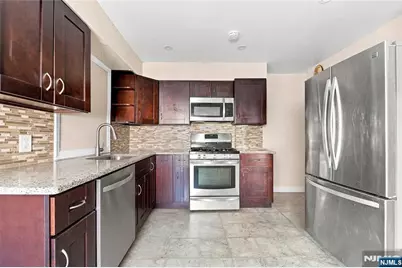 18 Memphis Avenue, Belleville, NJ 07109 - Photo 5