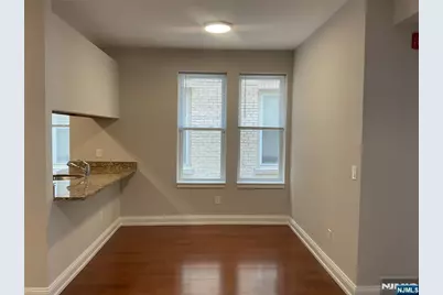 375 Undercliff Avenue 5 #5, Edgewater, NJ 07020 - Photo 9