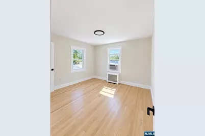 693 Chestnut Avenue, Teaneck Township, NJ 07666 - Photo 11